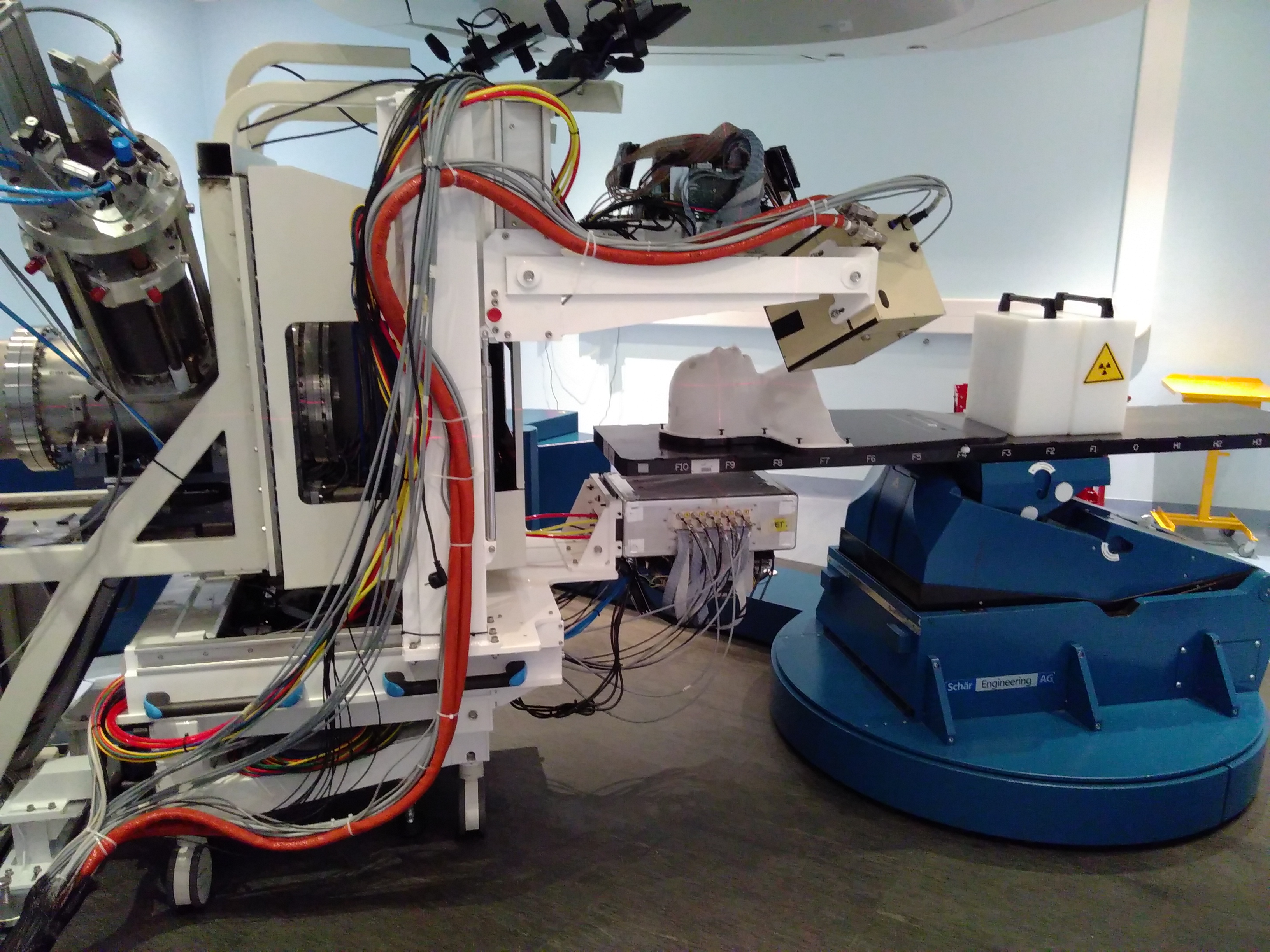 Tumore osseo raro: adroterapia efficace quanto chirurgia contro il cordoma del sacro