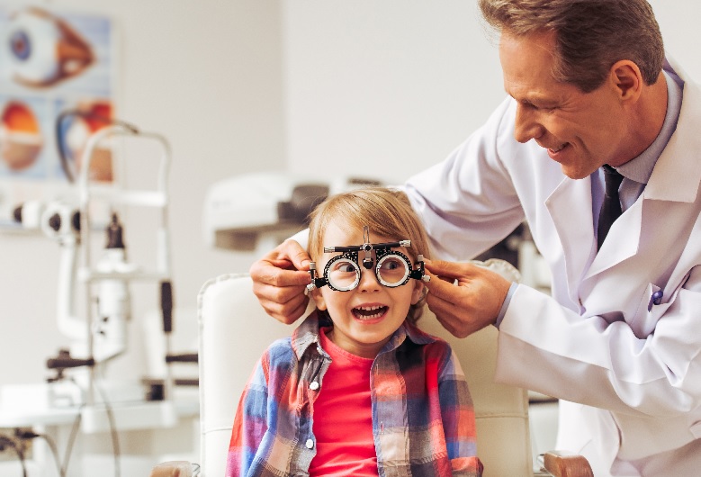 Miopia pediatrica, una crescente emergenza di salute pubblica