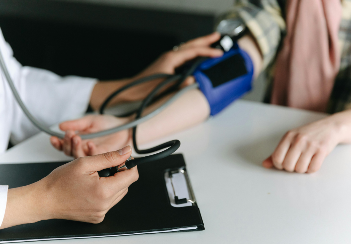 Ipertensione di difficile controllo: baxdrostat la riduce in modo significativo nelle 24 ore