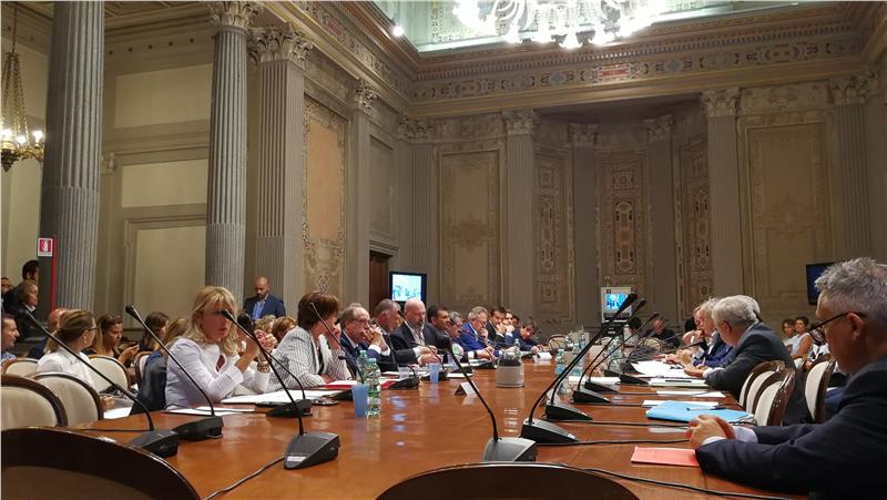 Via libera dalla Stato Regioni ai fondi per piattaforma liste d’attesa. Rinvio per Piano salute mentale e campagna per la salute riproduttiva