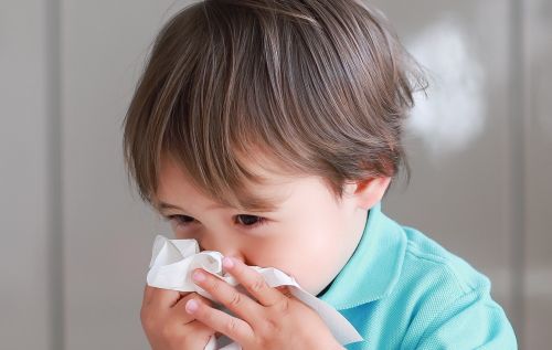 Stagione influenzale anticipata. Cresce l’incidenza nei piccoli. Pediatri: “Vaccinarsi prima del picco di fine anno”