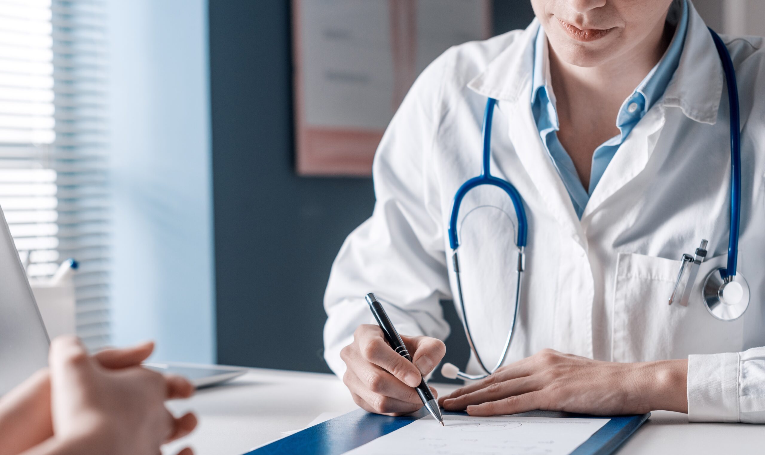 Medici di famiglia. Cresce la fiducia nella tecnologia, ma serve una nuova alleanza con i pazienti