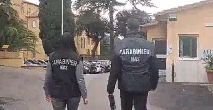 Blitz dei Nas Roma. Emesse sette misure cautelari per maltrattamenti in una comunità alloggio per anziani