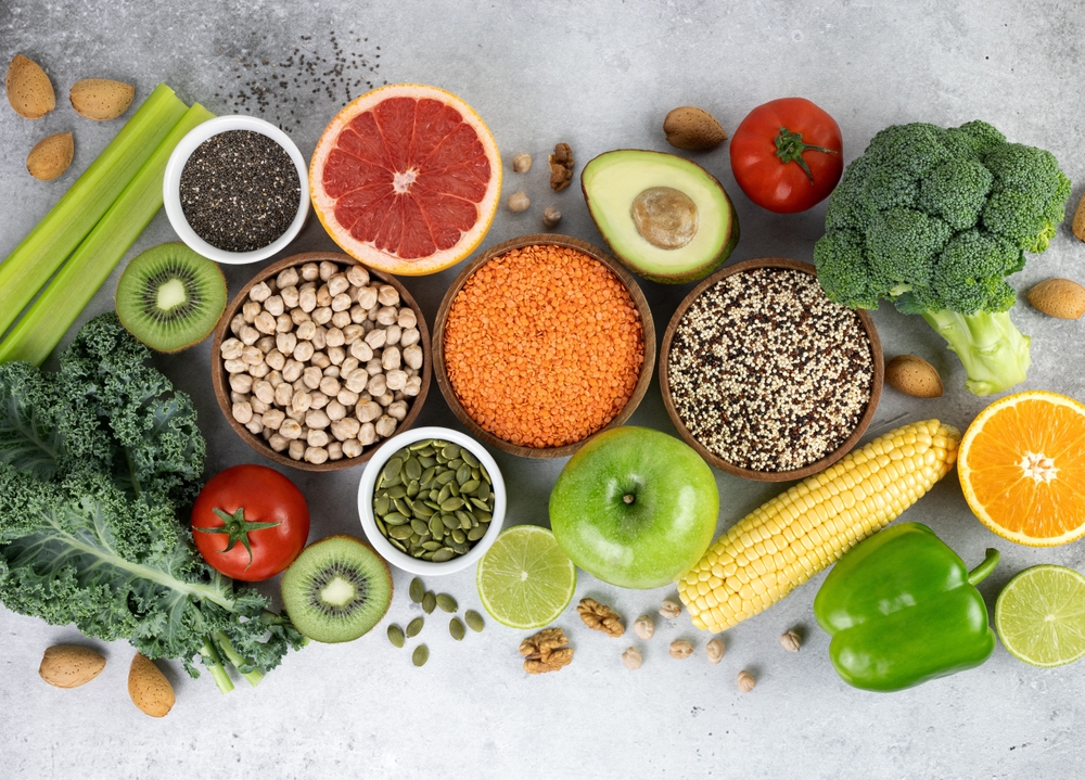 Frutta cotta, poca carne, legumi e 5 km al giorno: il menu di Garattini icona della longevità