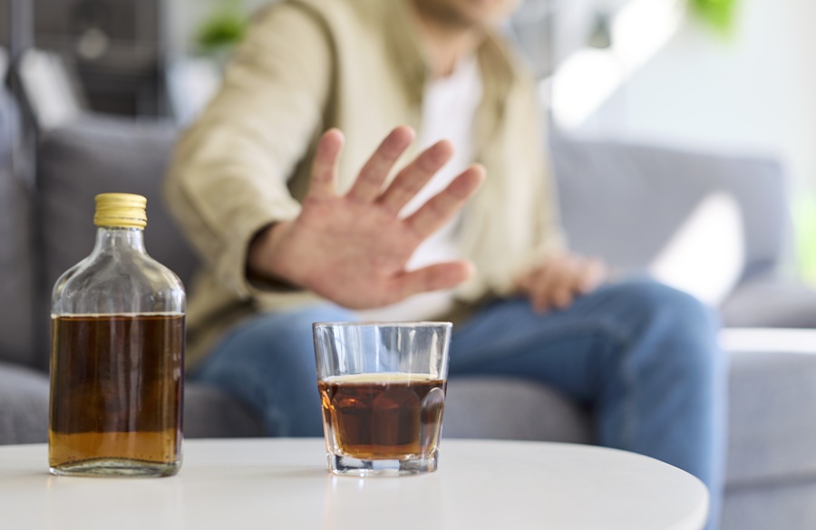 Dipendenza da alcol: come cambia il cervello a livello molecolare