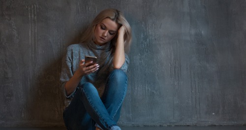 Giovani e digitale. Indagine Asl Viterbo: “Uso eccessivo e notturno per 47% studenti delle medie e 64% delle superiori”