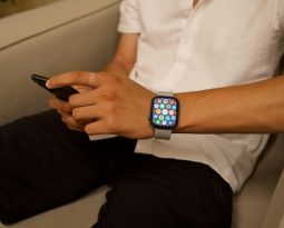 Depressione, lo smartwatch può anticipare di un mese le ricadute