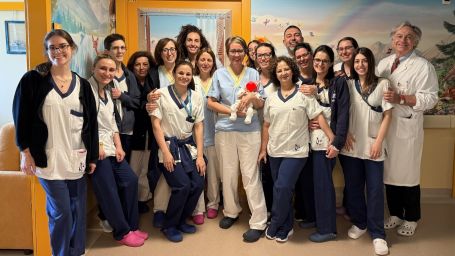 S. Anna di Como. Neonata di 625 grammi nata alla 24ª settimana torna a casa