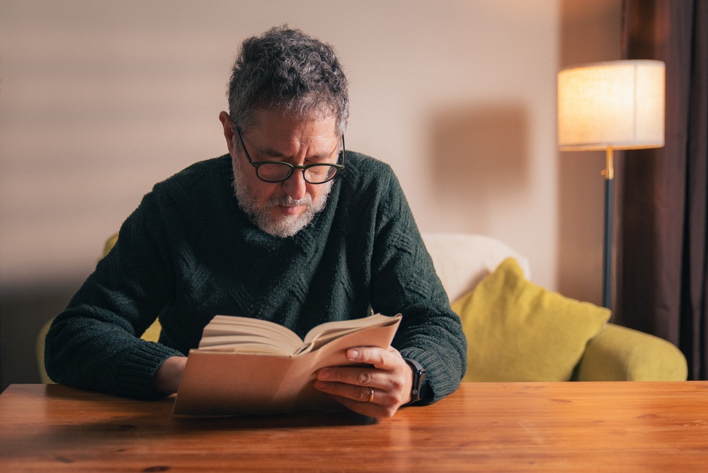 Demenza: leggere riduce il rischio? Cosa dicono gli studi