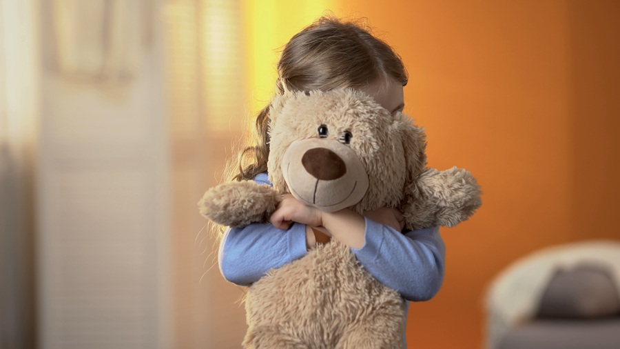 Depressione infantile, uno studio svela il doppio ruolo dei geni familiari